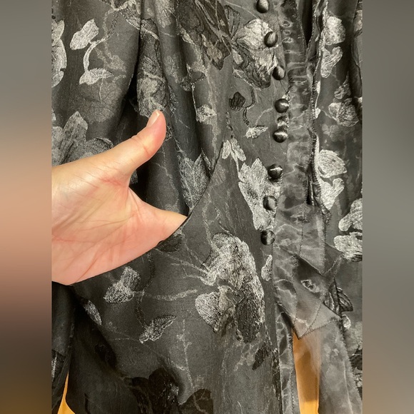 LOGO Floral Blazer - Picture 3 of 7